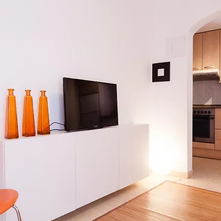 Patio Budget 12 Apartment *